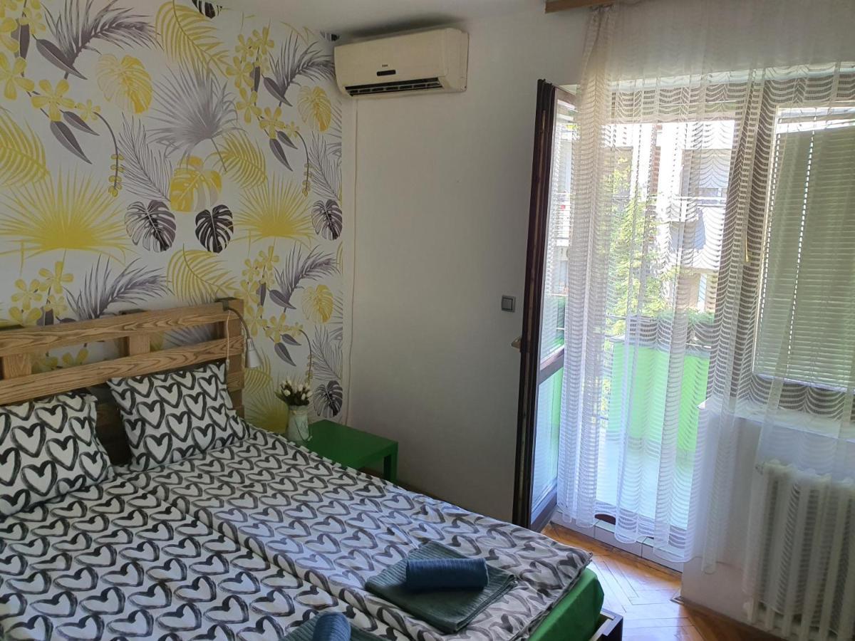 Apartman Yellow House Leilighet Novi Sad Eksteriør bilde