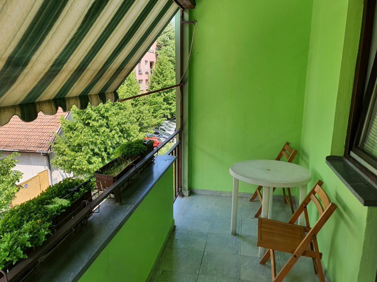 Apartman Yellow House Leilighet Novi Sad Eksteriør bilde