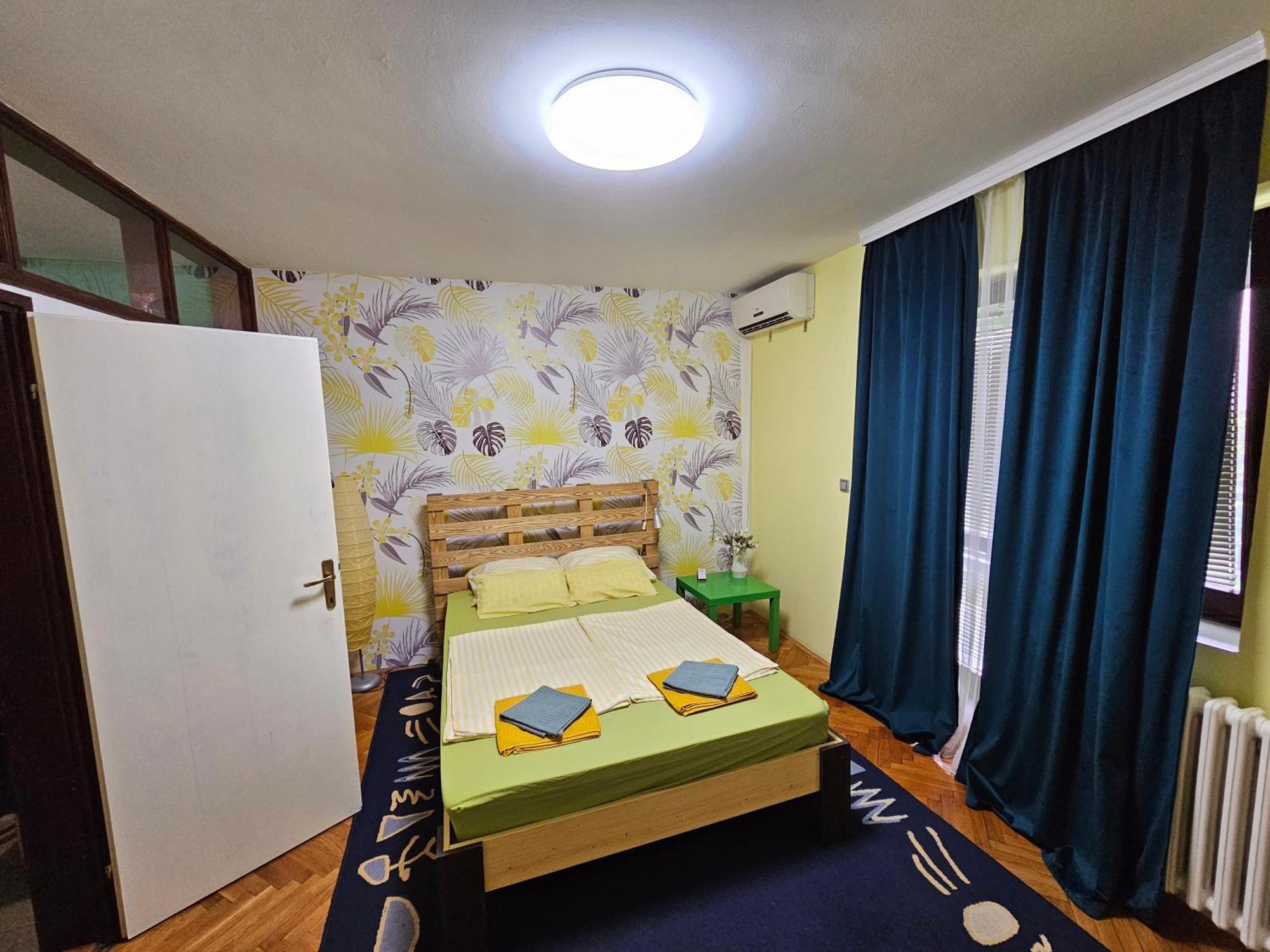 Apartman Yellow House Leilighet Novi Sad Eksteriør bilde